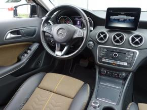 Mercedes-Benz GLA  GLA 180 