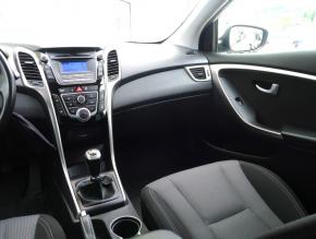 Hyundai i30  1.6 MPI 