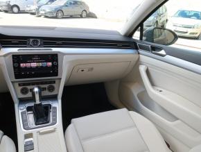 Volkswagen Passat  1.6 TDI 