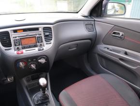 Kia Rio  1.4 16V 