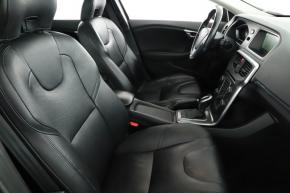 Volvo V40  2.0 D2 