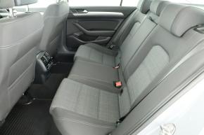 Volkswagen Passat  1.5 TSI 