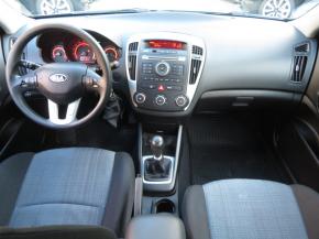 Kia Ceed  1.4 CVVT 