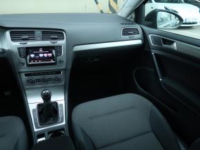 Volkswagen Golf  1.2 TSI 