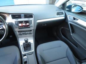 Volkswagen Golf  1.2 TSI 