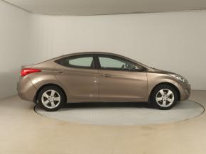 Hyundai Elantra  1.6 