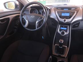 Hyundai Elantra  1.6 