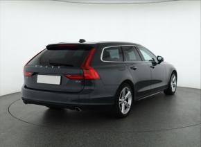 Volvo V90  D4 