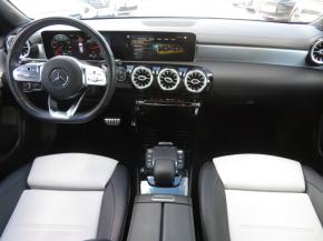 Mercedes-Benz CLA  200 AMG Paket 