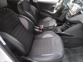 Peugeot 2008  1.2 PureTech Allure 