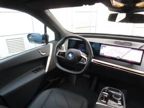 BMW iX  xDrive40 Essence + Sport 