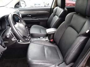 Mitsubishi Outlander  2.0 Instyle 