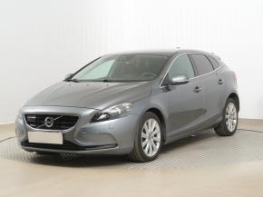 Volvo V40  2.0 D4 