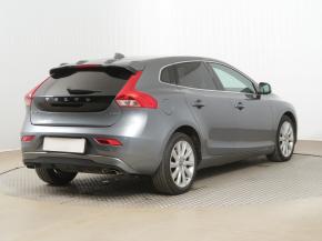 Volvo V40  2.0 D4 