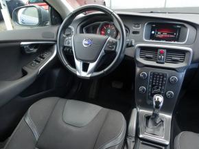 Volvo V40  2.0 D4 