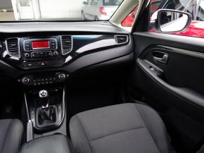 Kia Carens  1.6 CRDi 