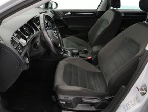 Volkswagen Golf  1.5 TSI 