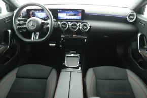 Mercedes-Benz A  A 220 4MATIC AMG Line 