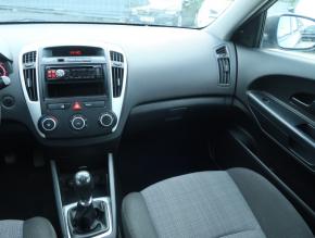 Kia Ceed  1.4 CVVT 