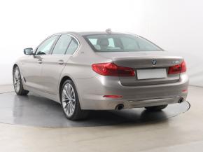 BMW 5  530e iPerformance 