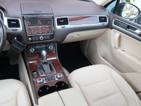 Volkswagen Touareg  3.0 TDI 