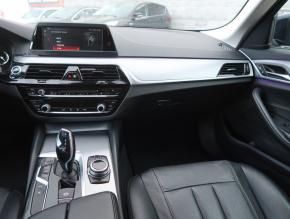 BMW 5  530e iPerformance 