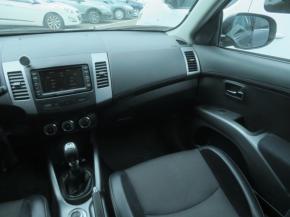 Mitsubishi Outlander  2.2 DI-D 