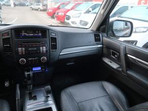 Mitsubishi Pajero  3.2 DI-D 