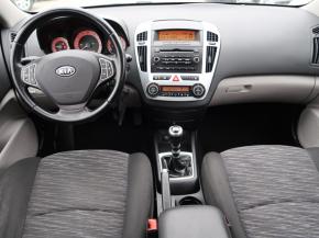 Kia Ceed  1.6 CVVT 