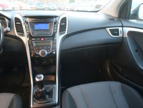 Hyundai i30  1.6 MPI 