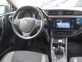 Toyota Auris  1.6 Valvematic 