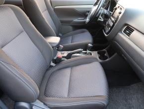 Mitsubishi Outlander  2.2 DI-D 