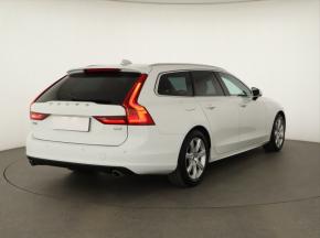 Volvo V90  D4 