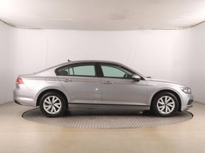 Volkswagen Passat  1.5 TSI 