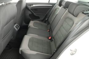 Volkswagen Golf  1.5 TSI 