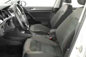 Volkswagen Golf  1.5 TSI 