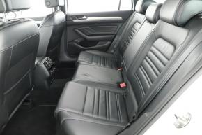 Volkswagen Passat  2.0 TDI R-Line 