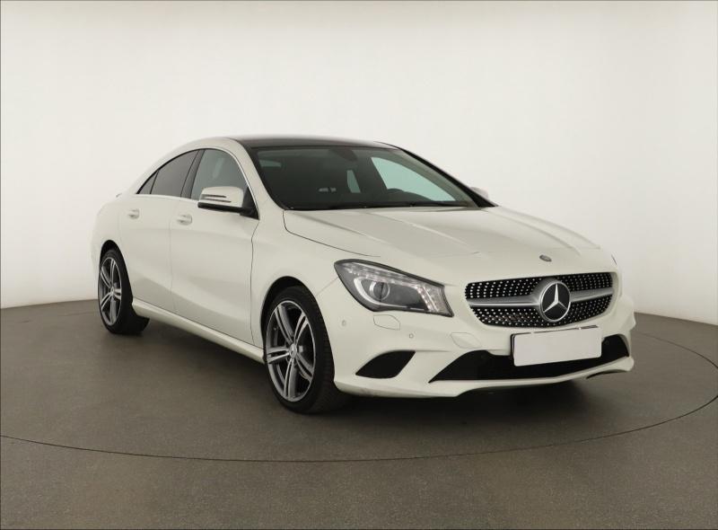 Mercedes-Benz CLA  180