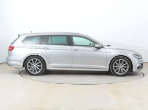 Volkswagen Passat  1.5 TSI R-Line 