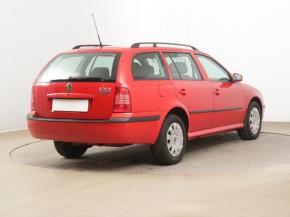 Škoda Octavia  1.6 Tour 