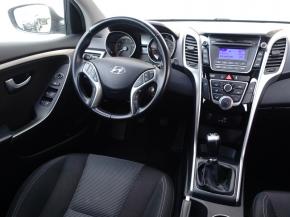 Hyundai i30  1.6 MPI 