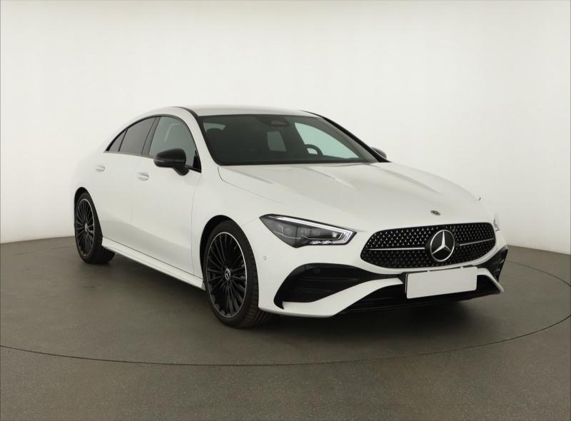 Mercedes-Benz CLA  220 4MATIC AMG Paket