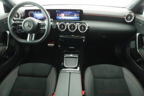 Mercedes-Benz CLA  220 4MATIC AMG Paket 