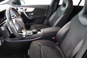 Mercedes-Benz CLA  220d AMG Paket 