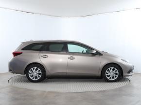 Toyota Auris  1.6 Valvematic 