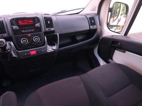 Peugeot Boxer  2.2 BlueHDi 