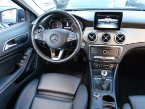 Mercedes-Benz GLA  GLA 180 