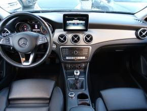 Mercedes-Benz GLA  GLA 180 