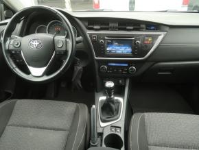 Toyota Auris  1.6 Valvematic 