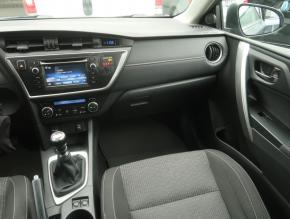 Toyota Auris  1.6 Valvematic 